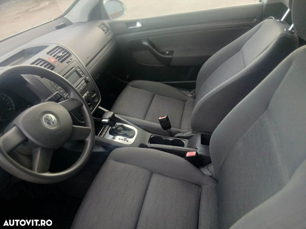 Volkswagen Golf - 6