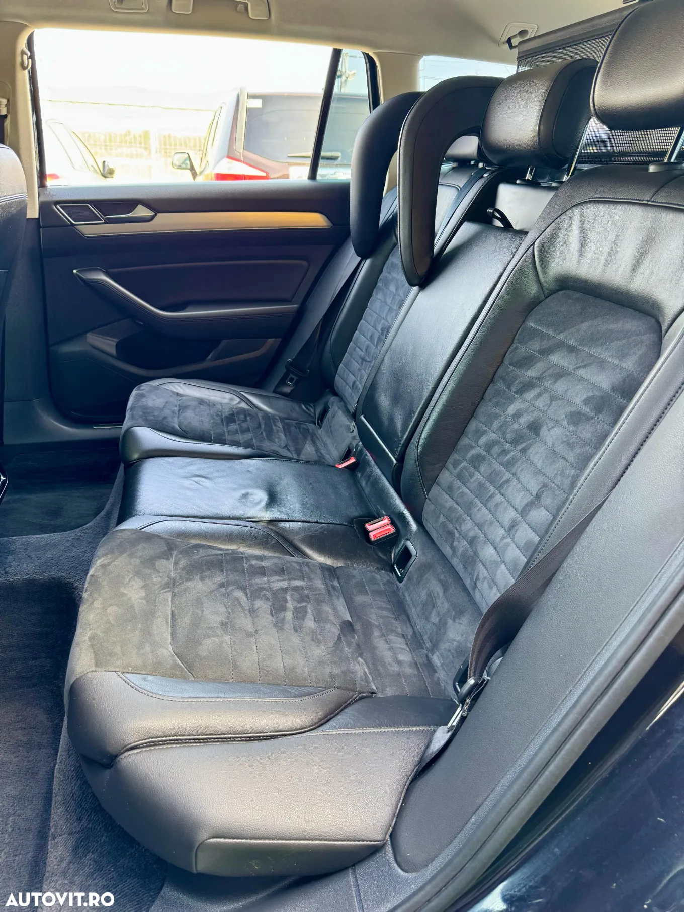 Volkswagen Passat Variant 2.0 TDI Highline - 28