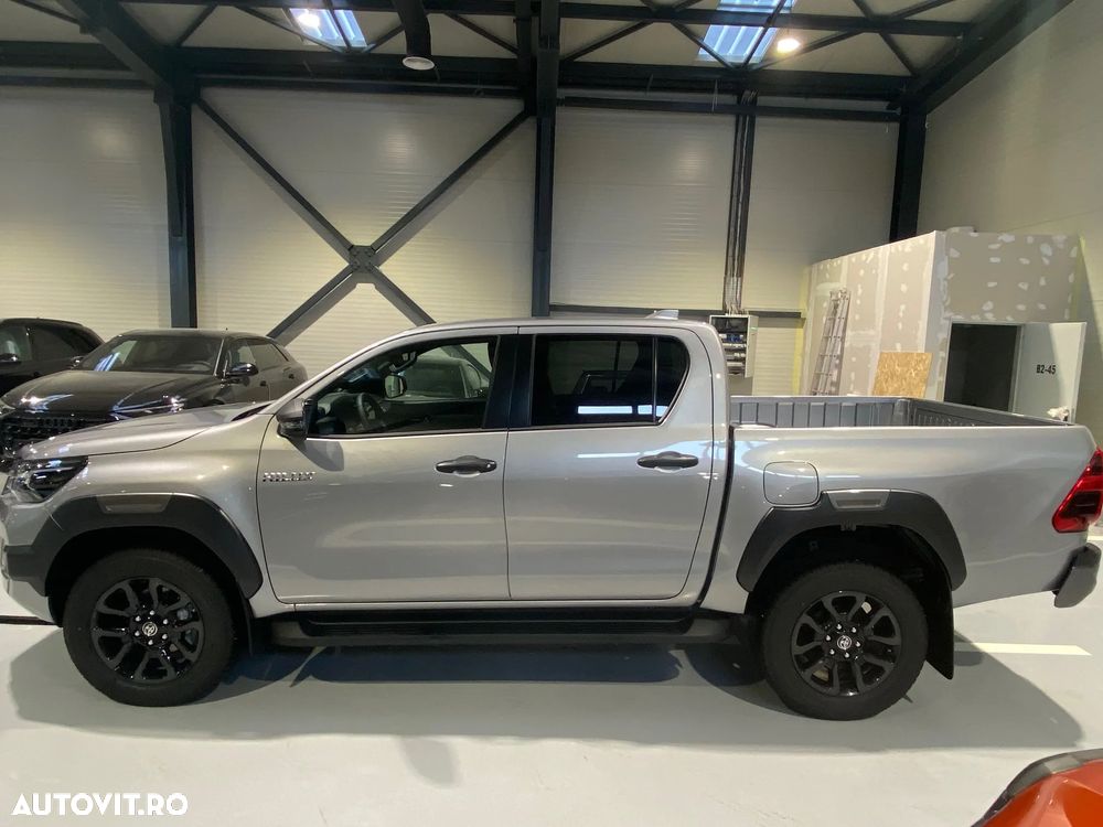 Toyota Hilux 2.8D 204CP 4x4 Double Cab AT MHEV Invincible - 7