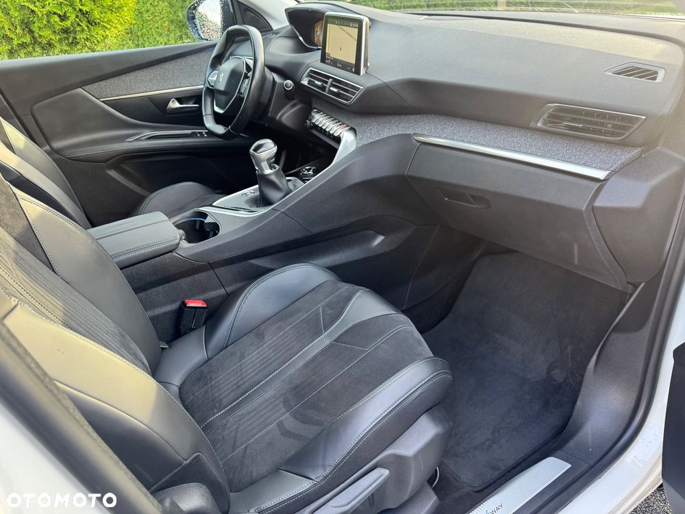 Peugeot 3008 PureTech 130 Stop & Start GPF Crossway - 27