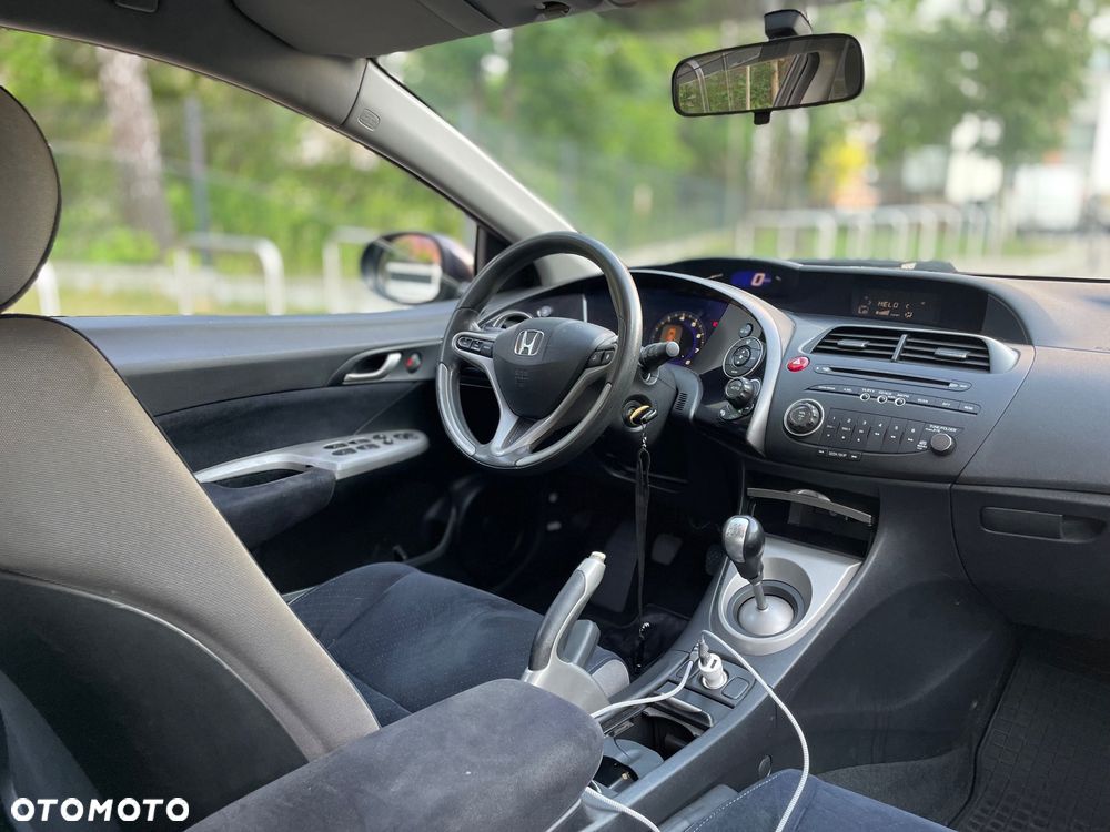 Honda Civic 1.8 Comfort - 22