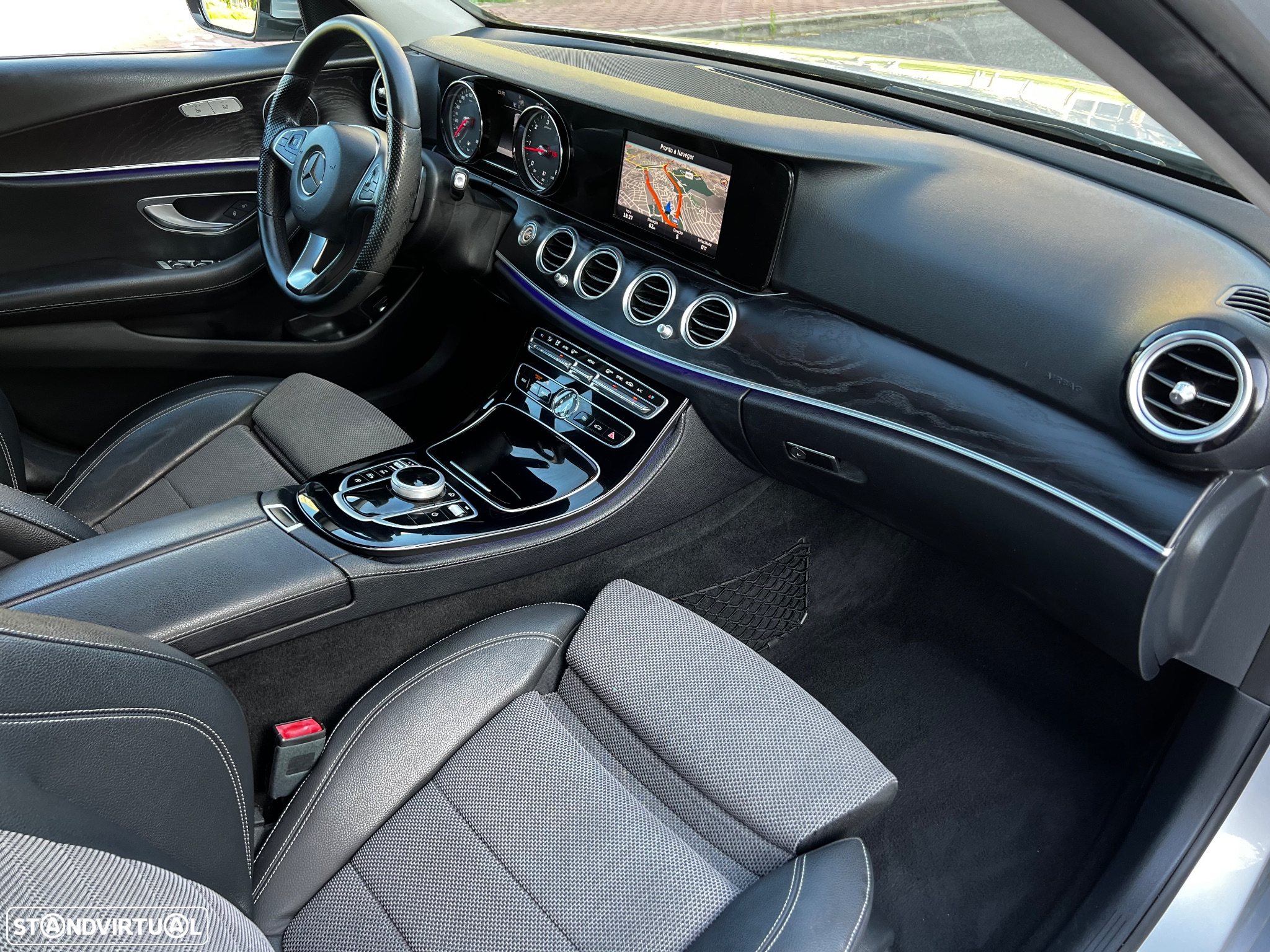 Mercedes-Benz E 220 d Avantgarde - 30