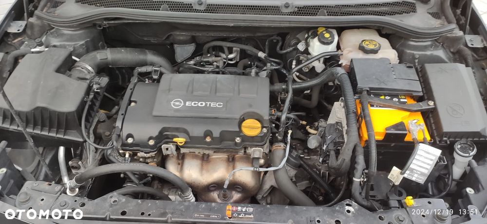 Opel Astra 1.4 ecoFLEX - 12