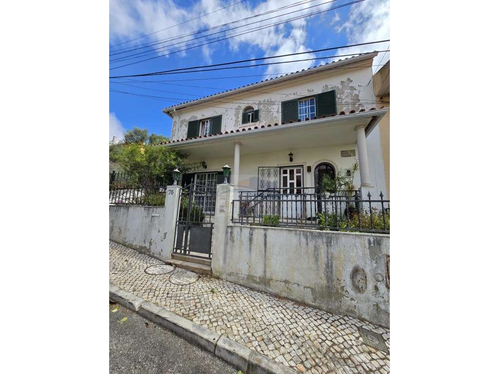 Moradia T5 com garagem e bastante espaço exterior e ainda jardim na... - Grande imagem: 3/39