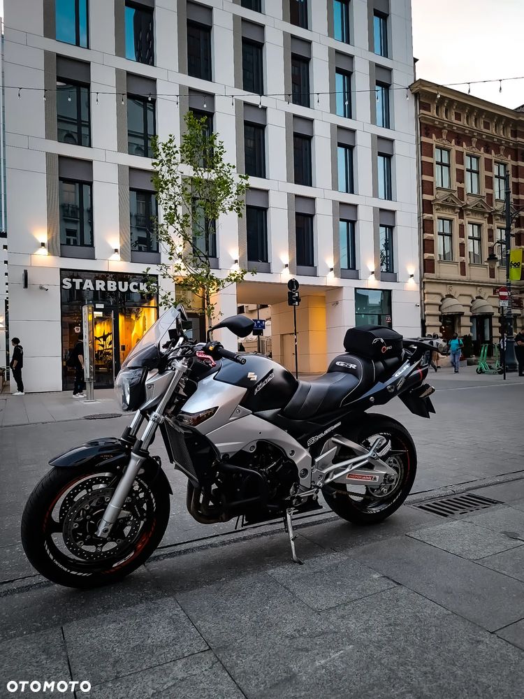 Suzuki GSR - 7