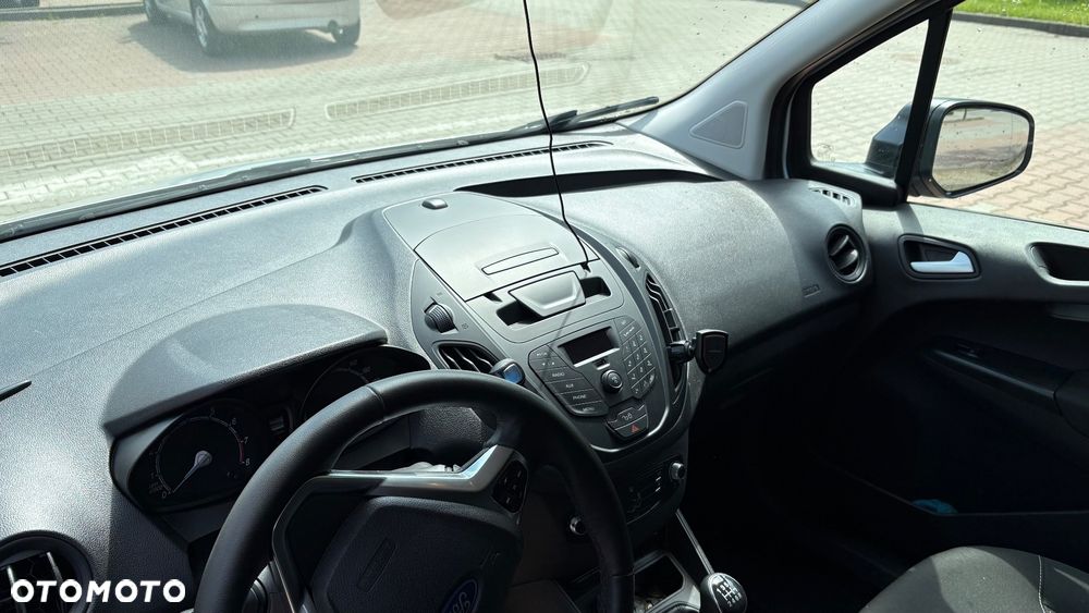 Ford Courier - 12