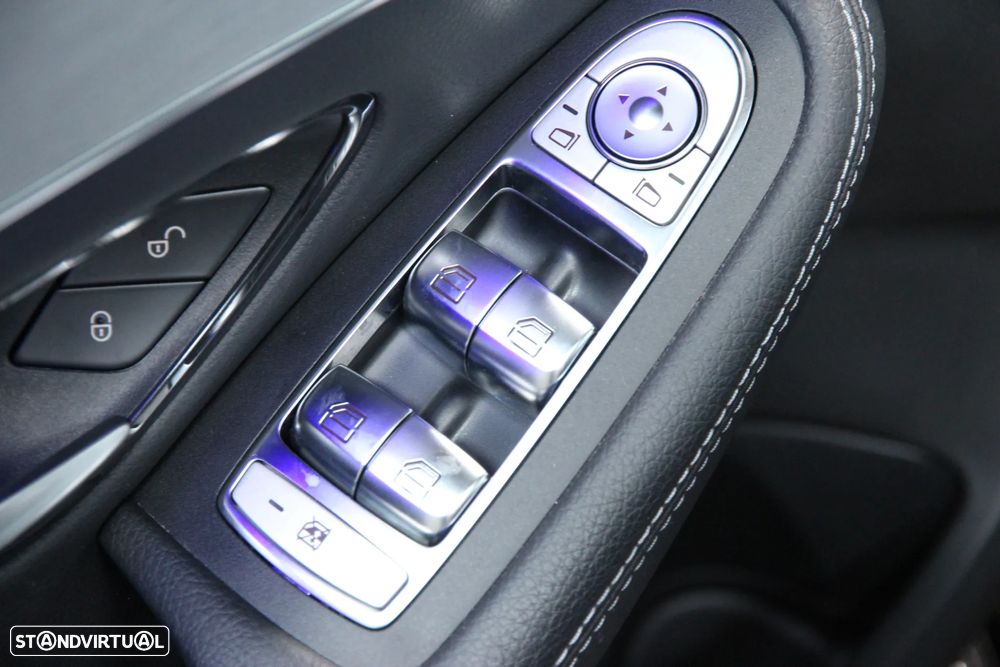 Mercedes-Benz C 300 de AMG Line - 16