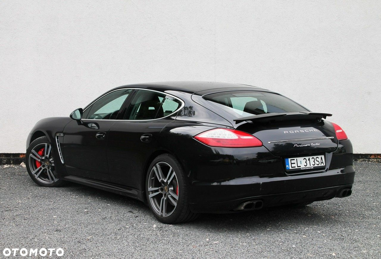 Porsche Panamera Turbo PDK - 8