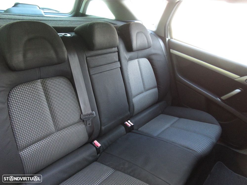 Peugeot 407 SW 1.6 HDi Executive - 25
