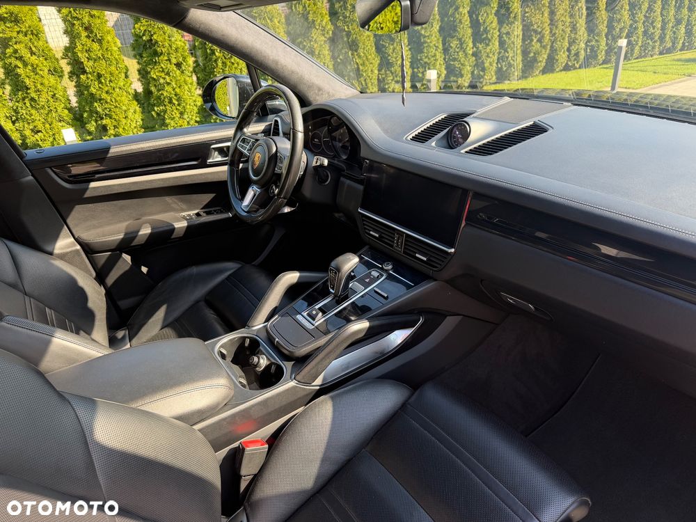Porsche Cayenne - 19