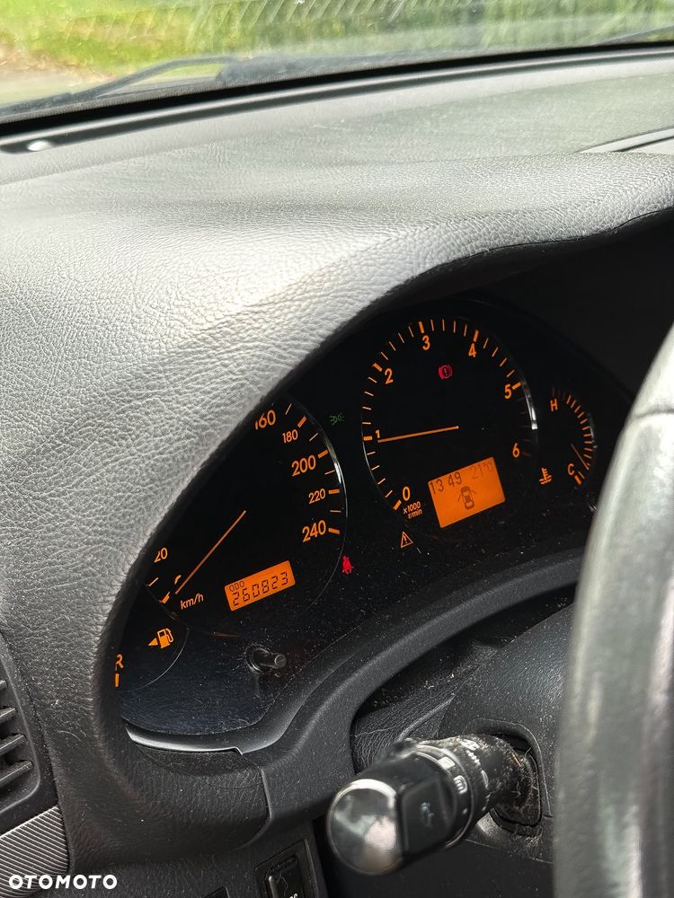 Toyota Avensis 2.0 D-4D - 5