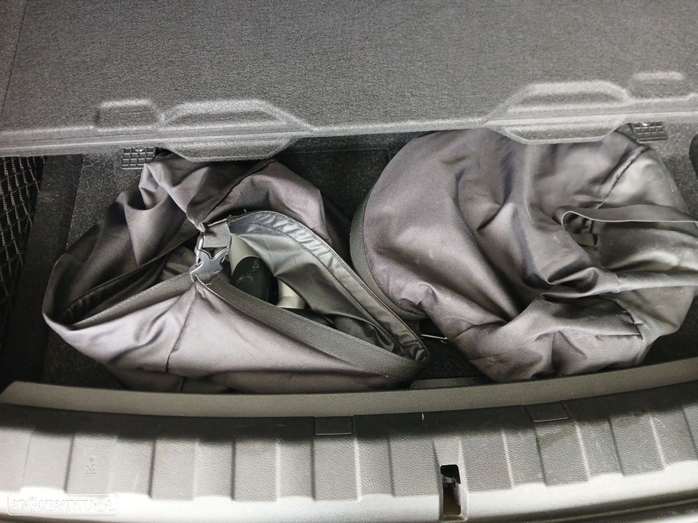 BMW 330 e Pack Desportivo M Auto - 27