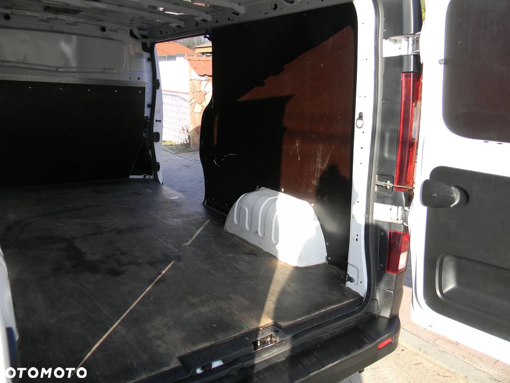 Opel Vivaro - 21