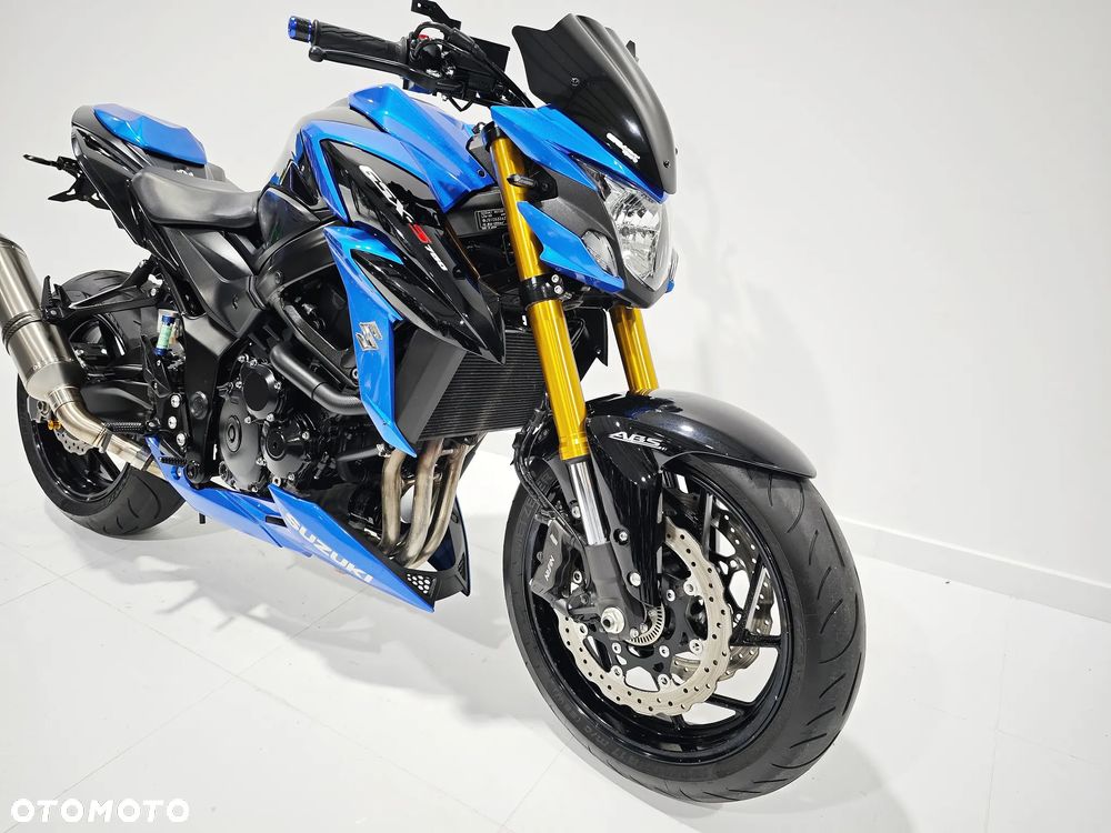 Suzuki GSX - 8