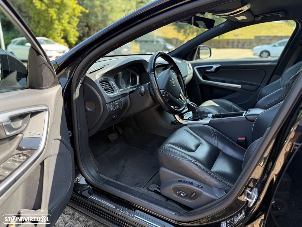 Volvo V60 D6 Plug-In-Hybrid AWD Geartronic Momentum - 6