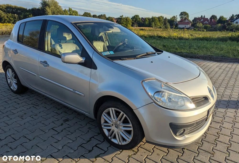 Renault Clio - 2