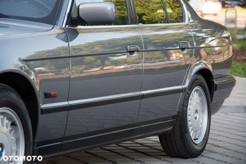 BMW Seria 5 525i - 4