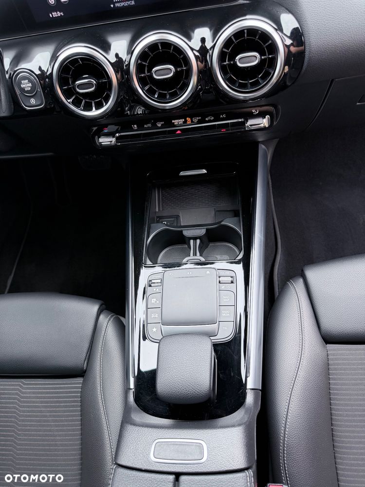 Mercedes-Benz Klasa B 180 7G-DCT - 26