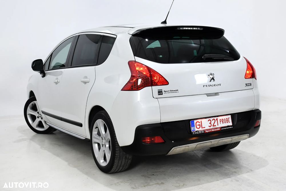 Peugeot 3008 HYbrid4 - 3