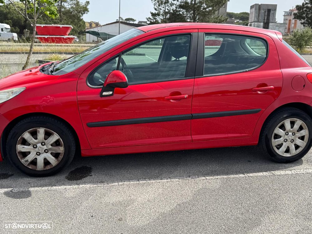 Peugeot 207 - 10