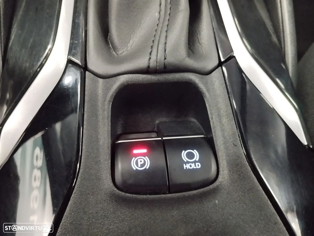 Toyota Corolla 1.8 Hybrid Comfort - 33