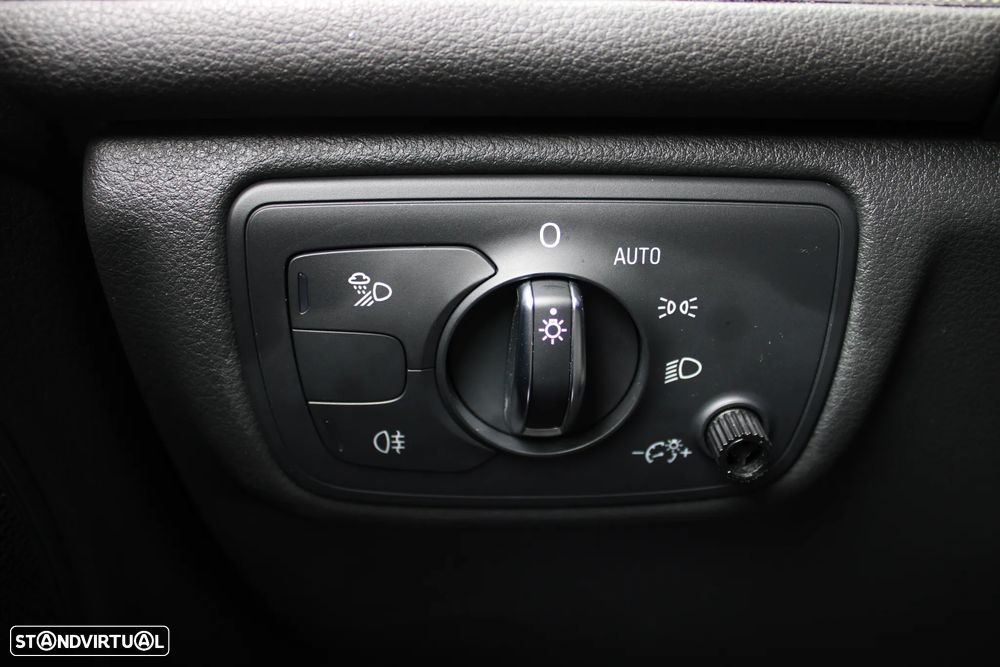 Audi A6 2.0 TDi S-line S tronic - 48