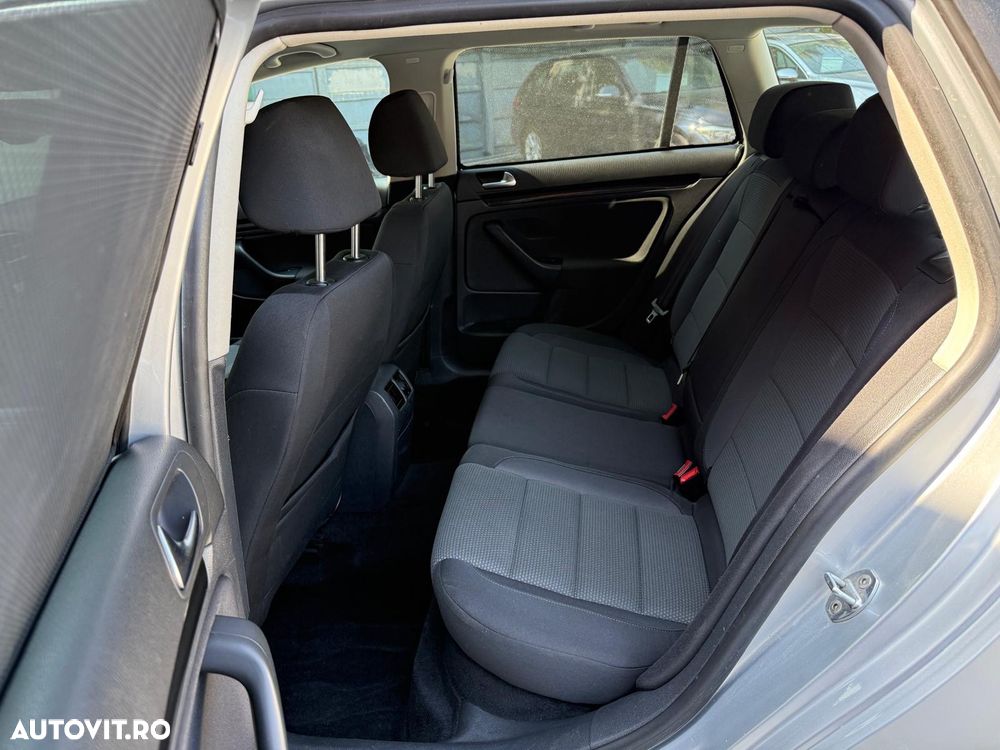 Volkswagen Golf - 9