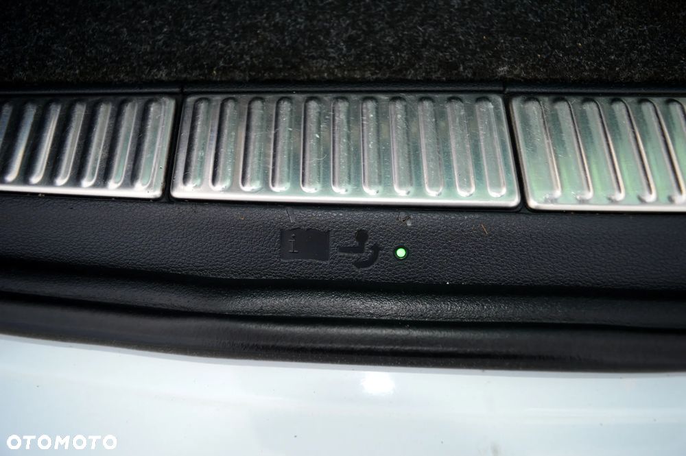 Skoda Superb 2.0 TDI 4x4 DSG L&K - 39