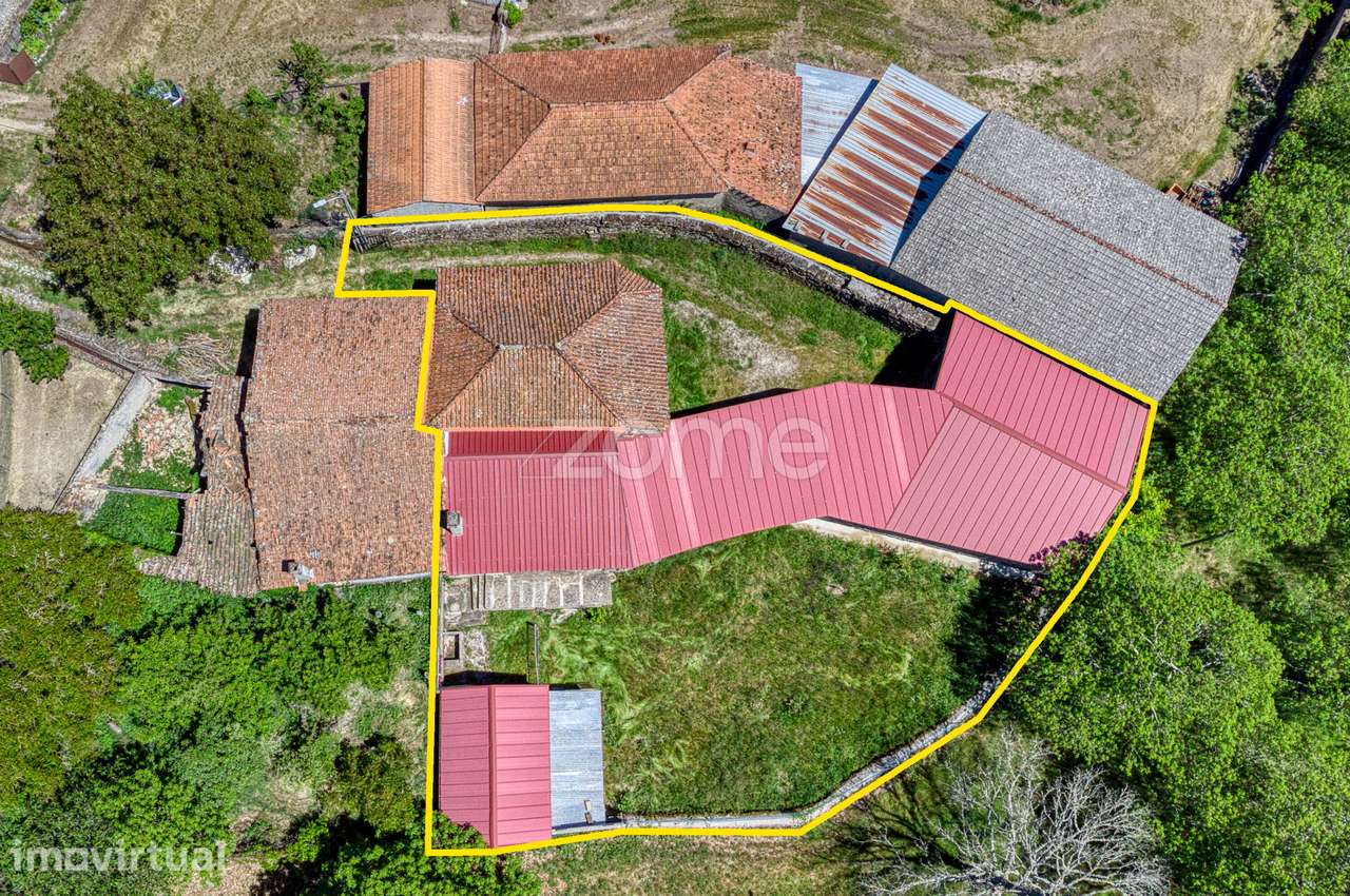 Moradia em pedra para reabilitar em Serapicos - Valpaços - Grande imagem: 4/60