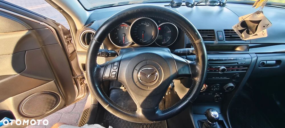 Mazda 3 - 10