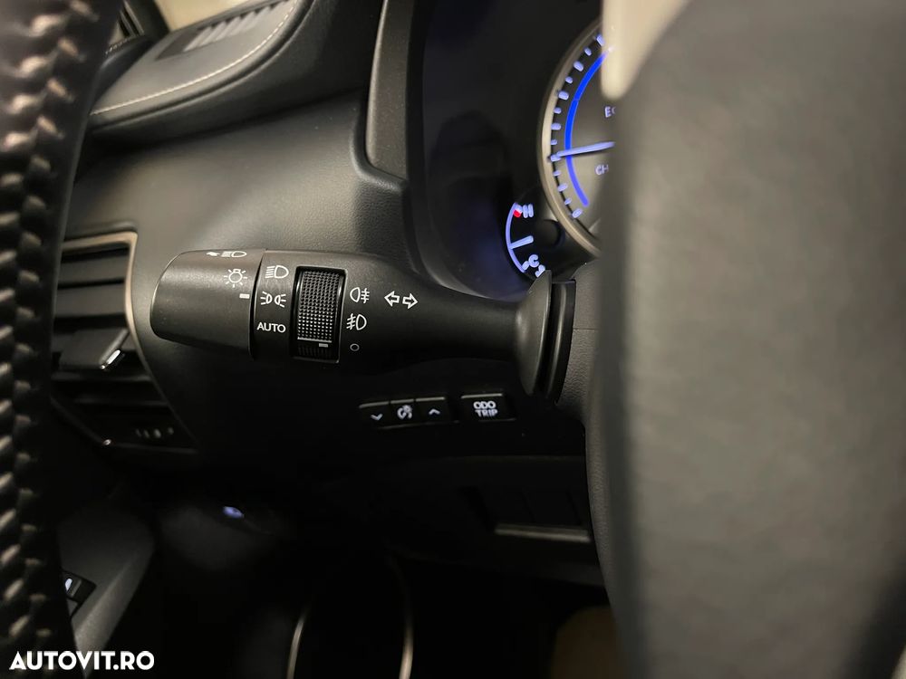 Lexus Seria NX 300h AWD Business - 25