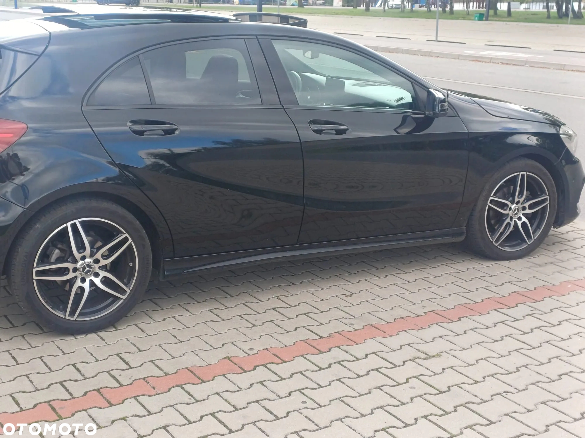 Mercedes-Benz Klasa A 200 CDI 4Matic 7G-DCT AMG Line - 4