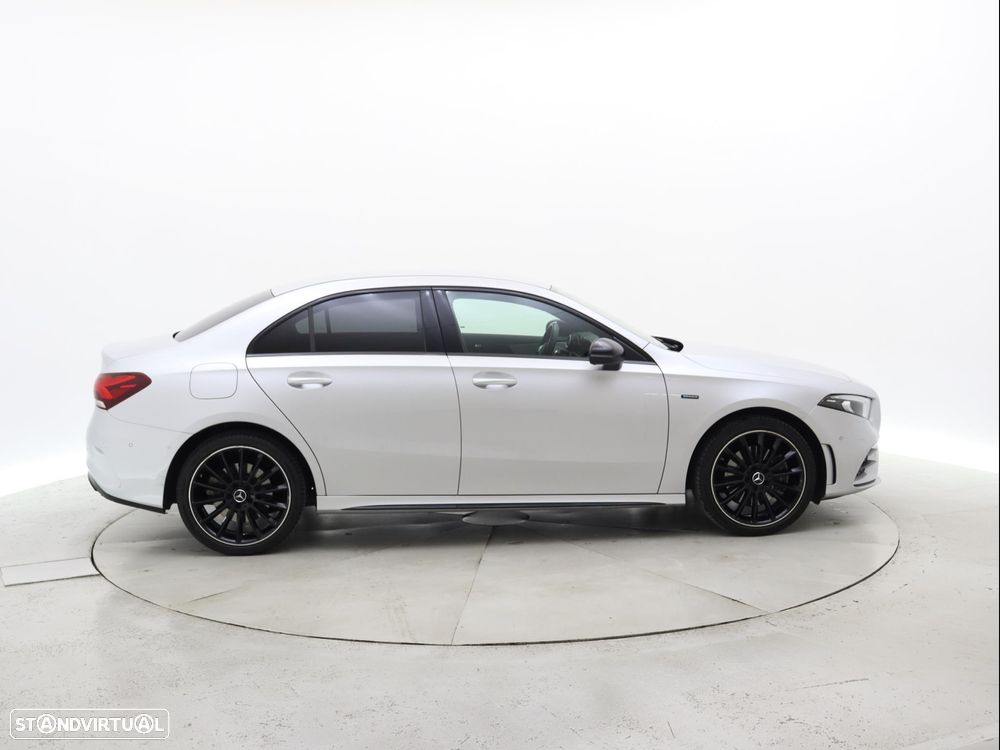 Mercedes-Benz A 250 Limousine e AMG Line - 8