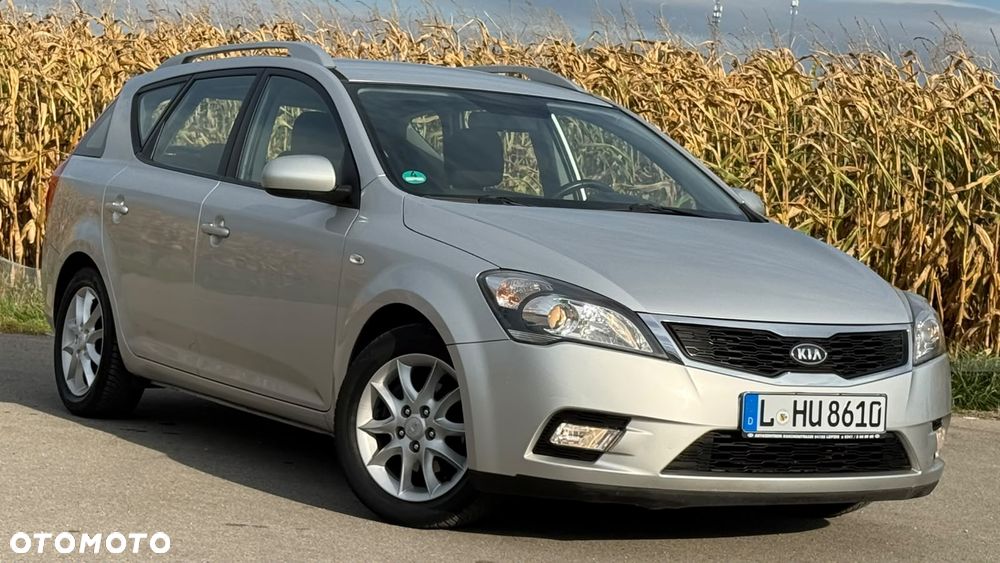 Kia Ceed - 28