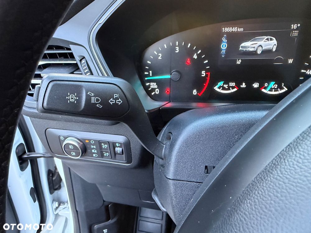 Ford Kuga - 28
