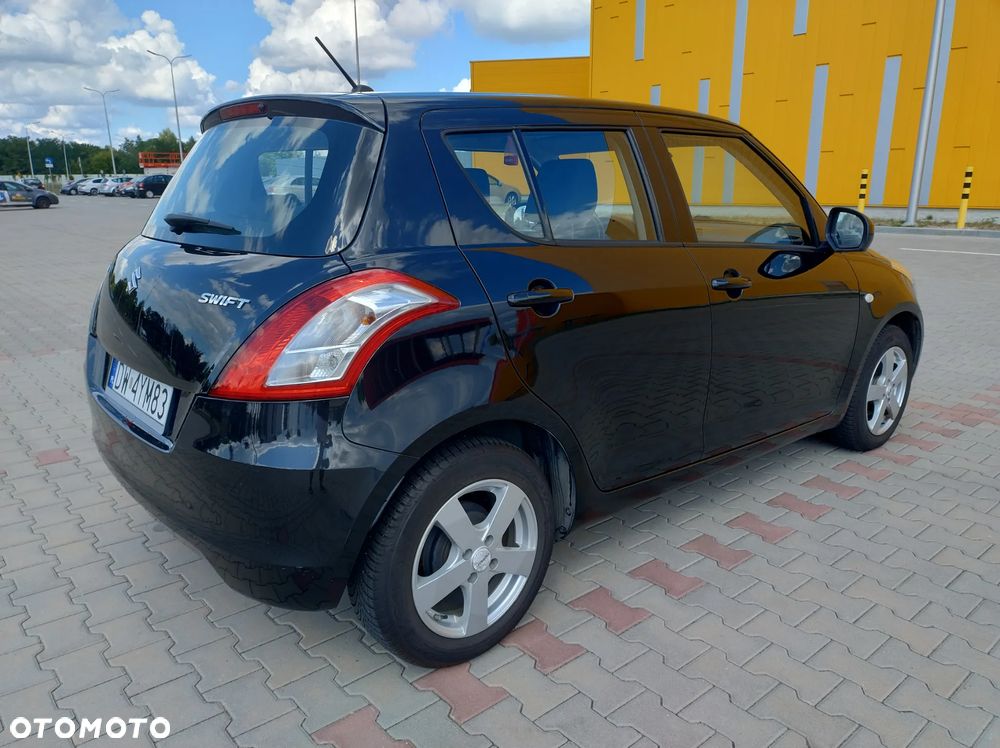 Suzuki Swift 1.2 Club - 4