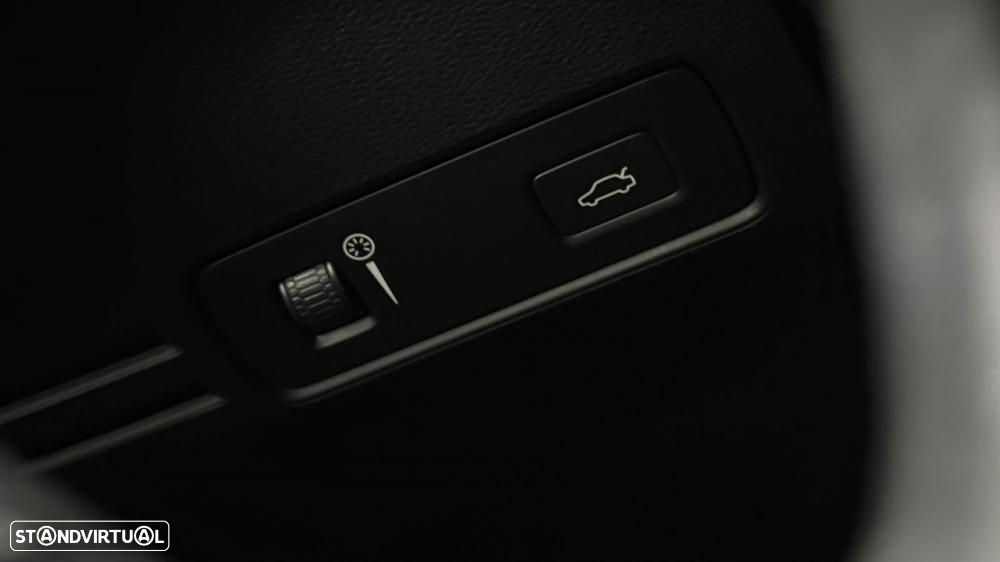 Volvo XC 40 2.0 D3 Momentum AWD Geartronic - 16