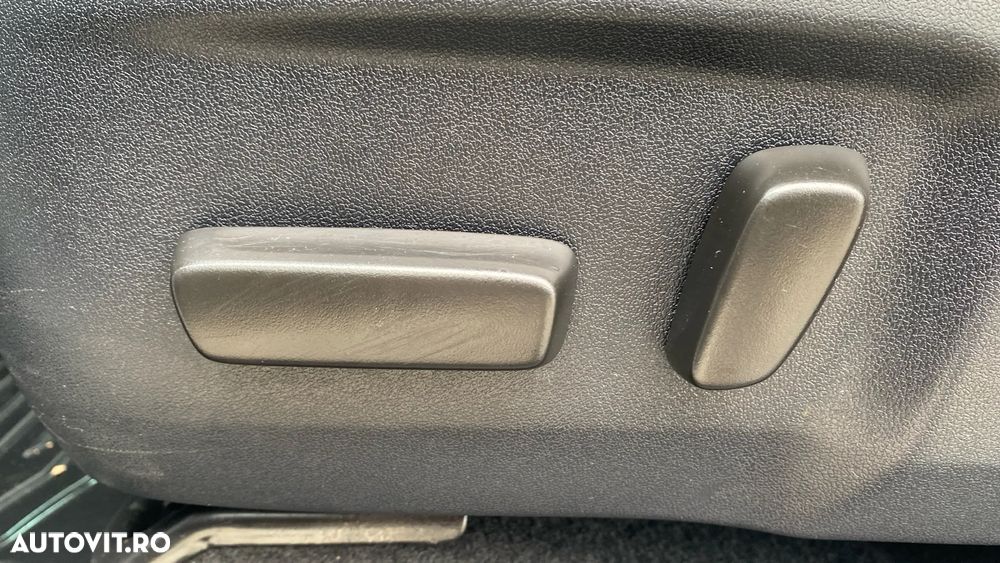 Toyota Hilux 2.8D 204CP 4x4 Double Cab AT Invincible - 13