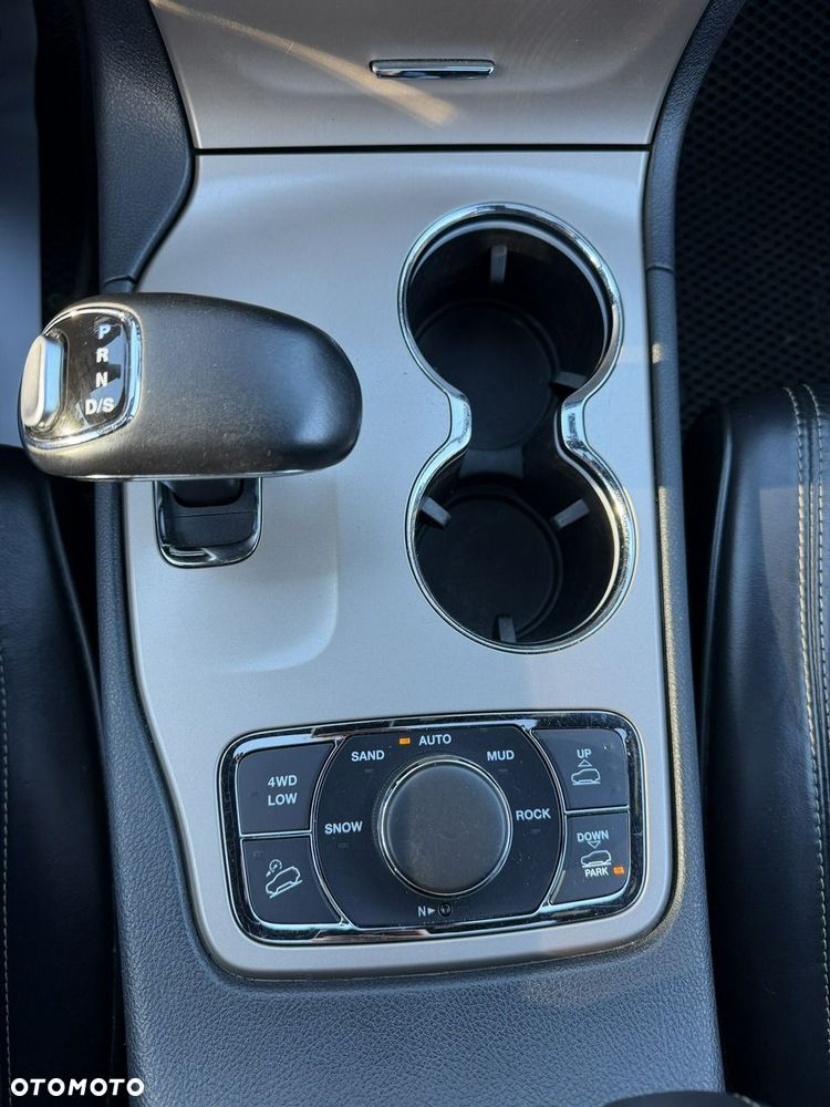 Jeep Grand Cherokee - 11