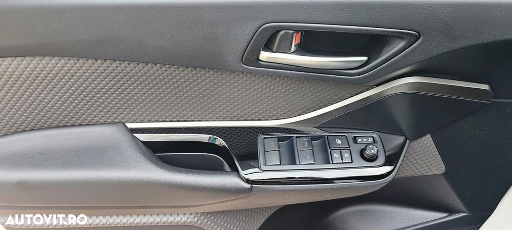 Toyota C-HR 2.0 HSD 184 CP 4x2 CVT Classy Bi-Tone - 21