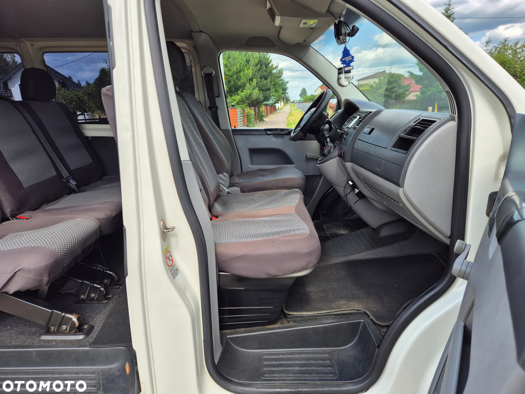 Volkswagen Transporter Caravelle Lang Trendline - 9