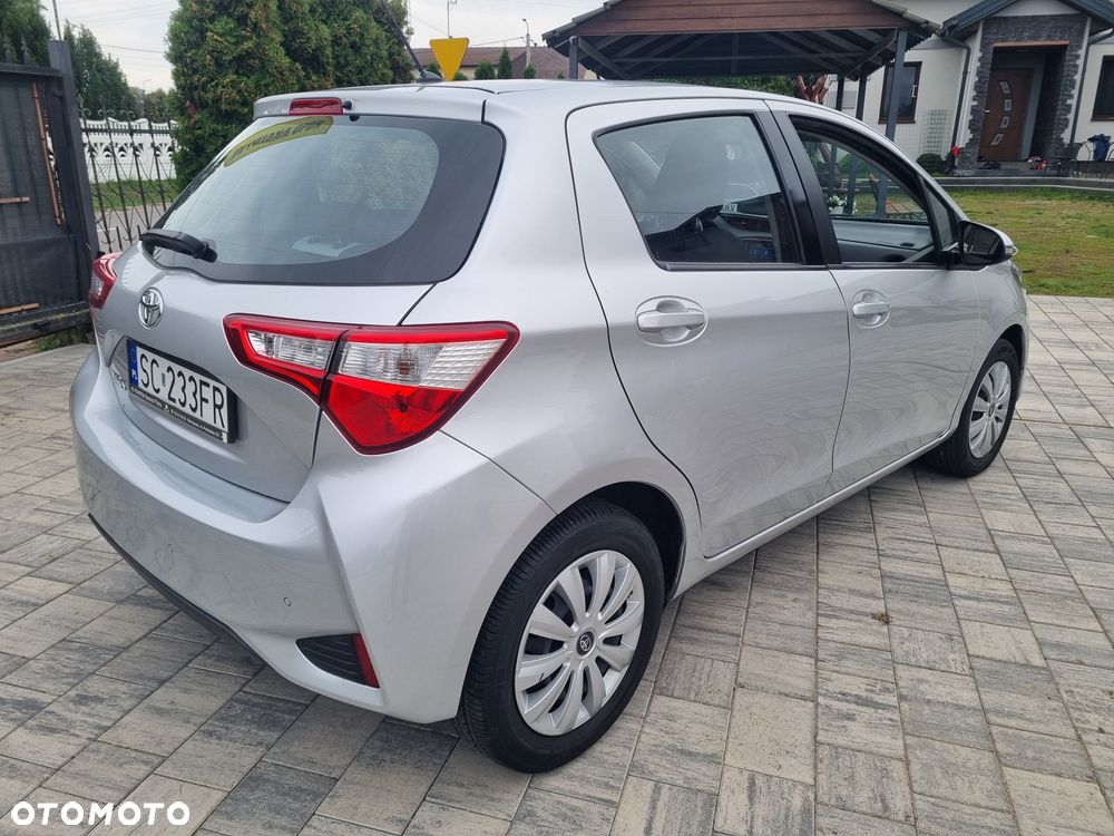 Toyota Yaris 1.5 Premium - 4