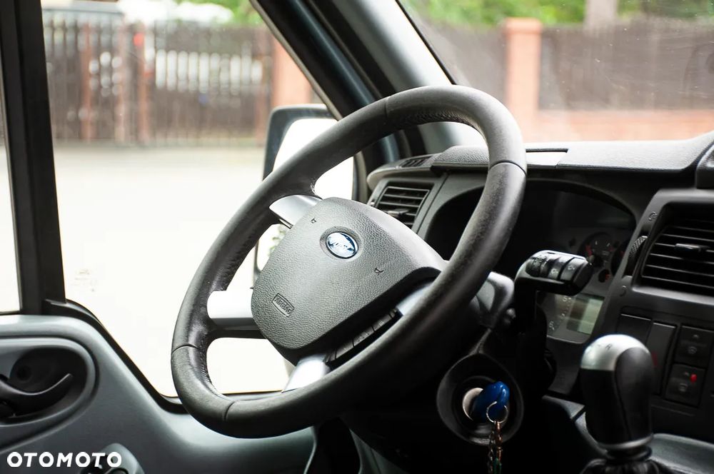 Ford Transit - 28