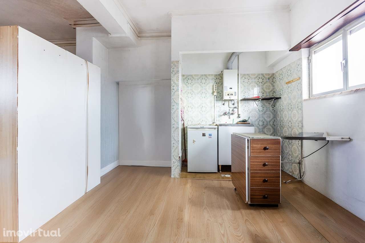 Atelier T0 em Queluz - Grande imagem: 3/8