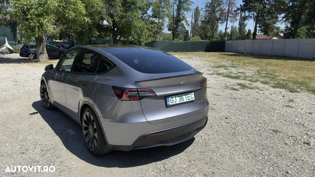 TESLA Model Y 2024 — imagine 10