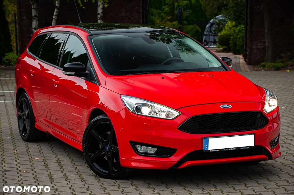 Ford Focus SW 1.5 EcoBoost S&S ST-LINE - 11