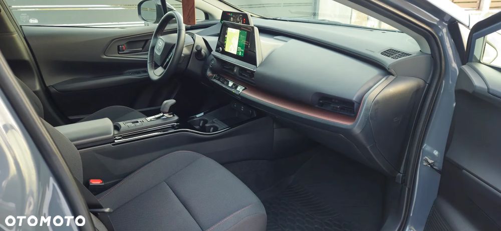 Toyota Prius Hybrid Advanced - 21