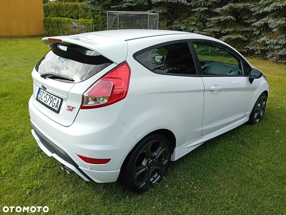 Ford Fiesta 1.6 EcoBoost mit Leder-Sport-Paket ST - 15