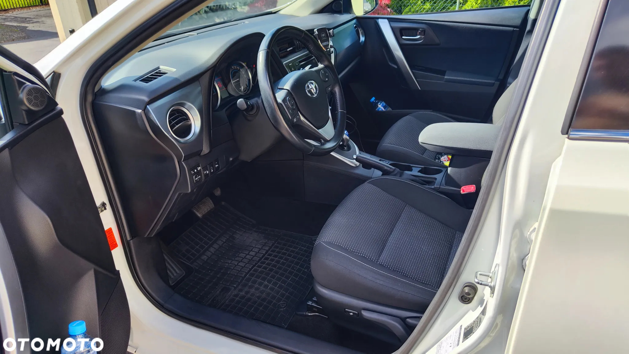 Toyota Auris 1.8 Hybrid Executive - 7