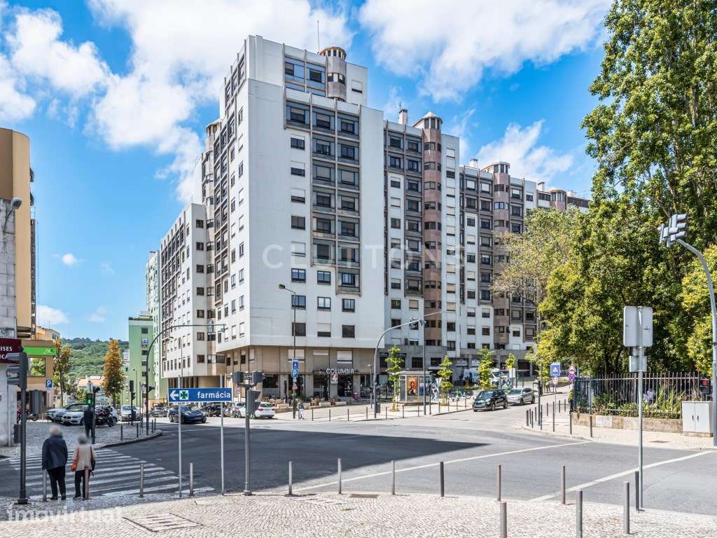 Apartamento T4, totalmente remodelado, vista sobre Monsanto, São Do... - Grande imagem: 3/27